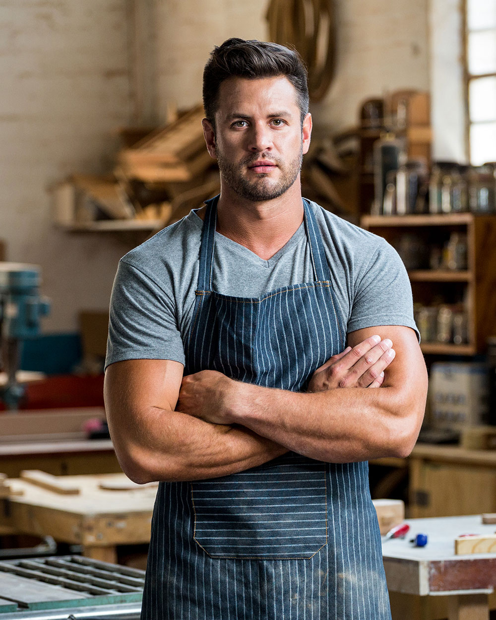 Carpenter Is Posing SQ95HNT